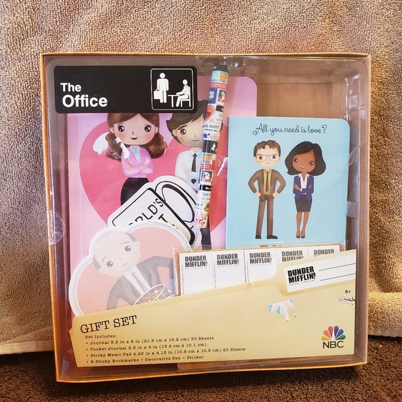 New in Box NBC Novelty The Office Desk Gift Pack Journals Pen Sticky Pads - Picture 1 of 6
